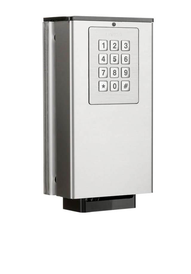 Silbernes elektronisches Türschloss mit Zahlenfeld und Tasten von 0 bis 9, Stern und Raute