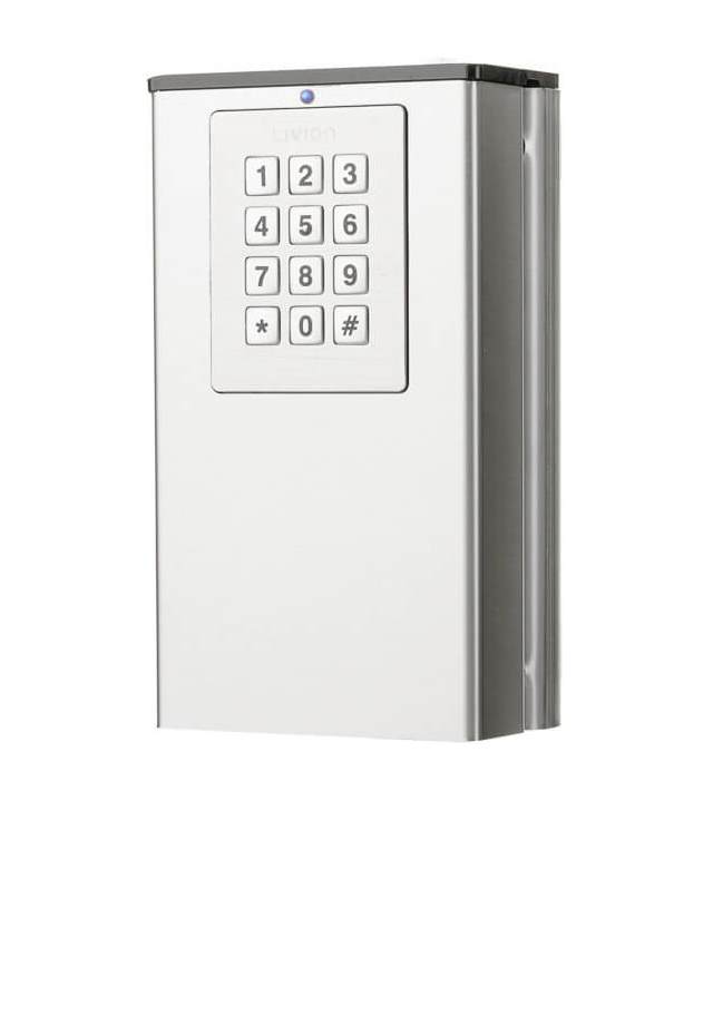 Metallisches Sicherheitsschlüsselschloss mit Zahlenfeld Ein metallisches Sicherheitsschloss mit einem Tastenfeld zur Eingabe eines Codes.